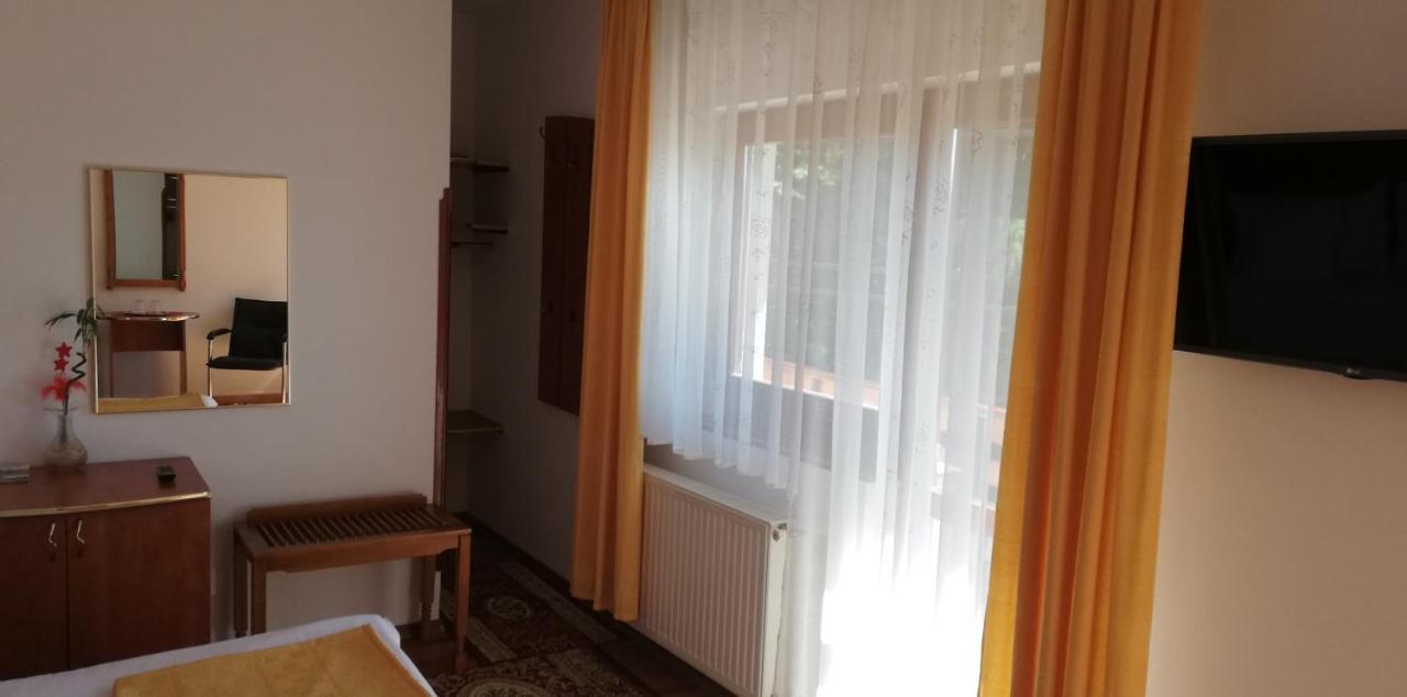 Pension Casa Soarelui Синая Екстериор снимка