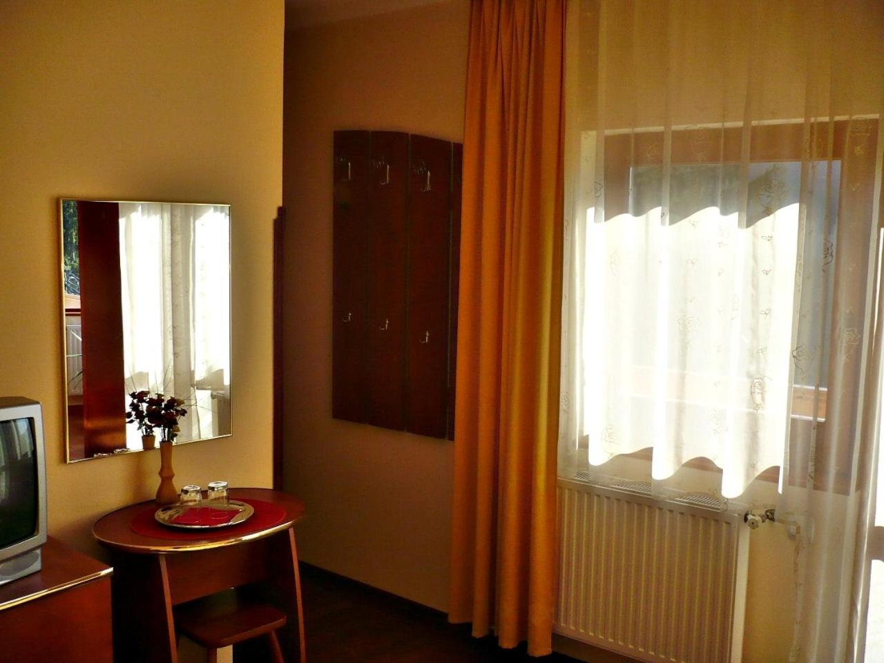 Pension Casa Soarelui Синая Екстериор снимка