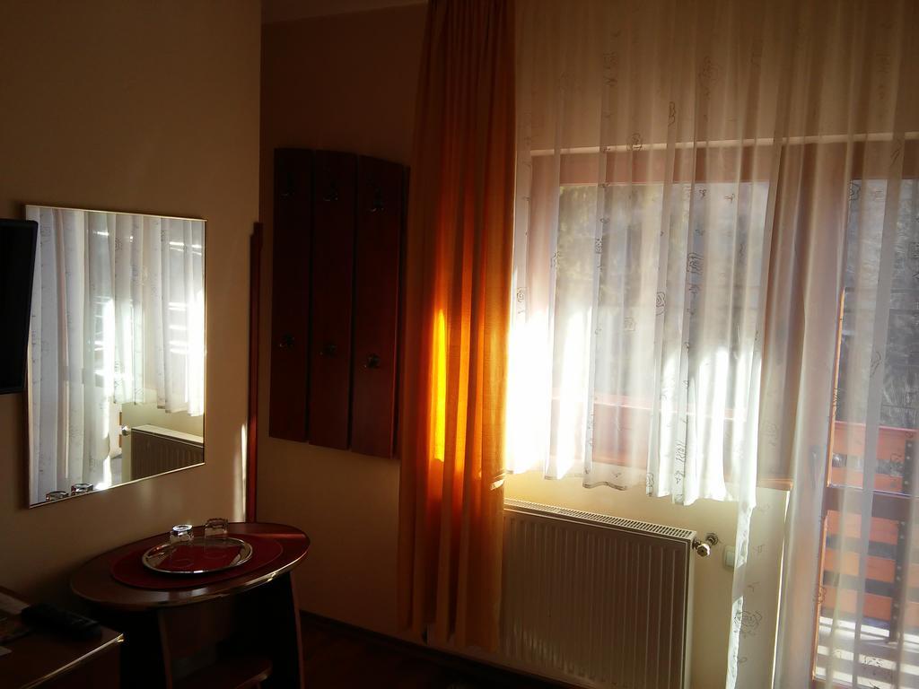 Pension Casa Soarelui Синая Екстериор снимка
